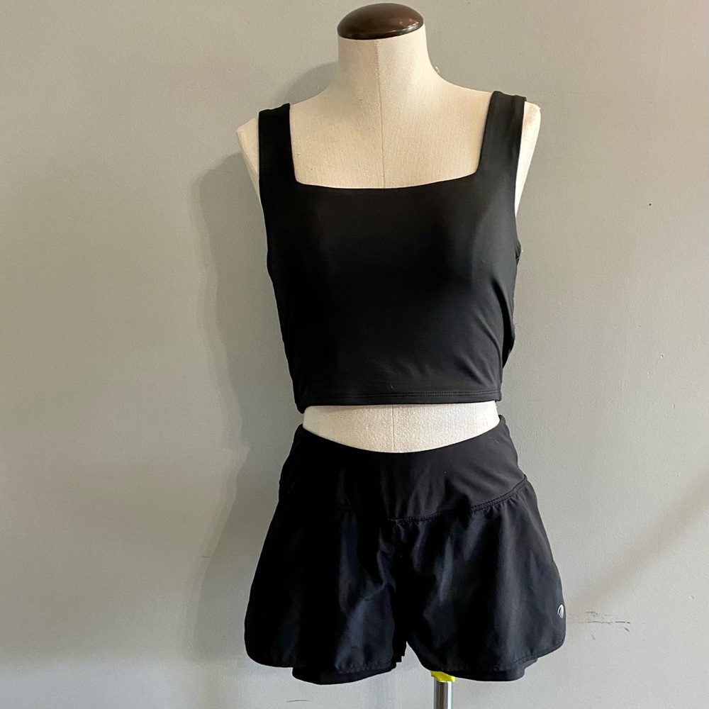 MPG Black Shorts 🖤